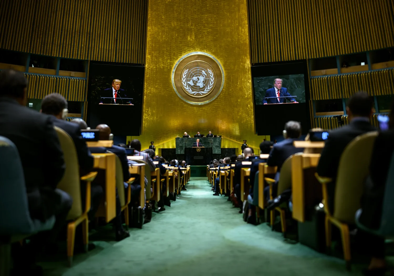 Donald Trump discursa no plenário da Assembleia Geral da ONU, em Nova York, em 22 de setembro de 2026.