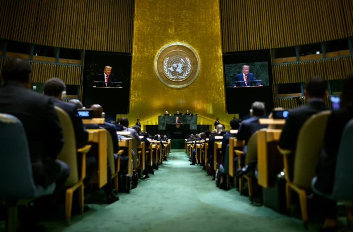 Donald Trump discursa no plenário da Assembleia Geral da ONU, em Nova York, em 22 de setembro de 2026.