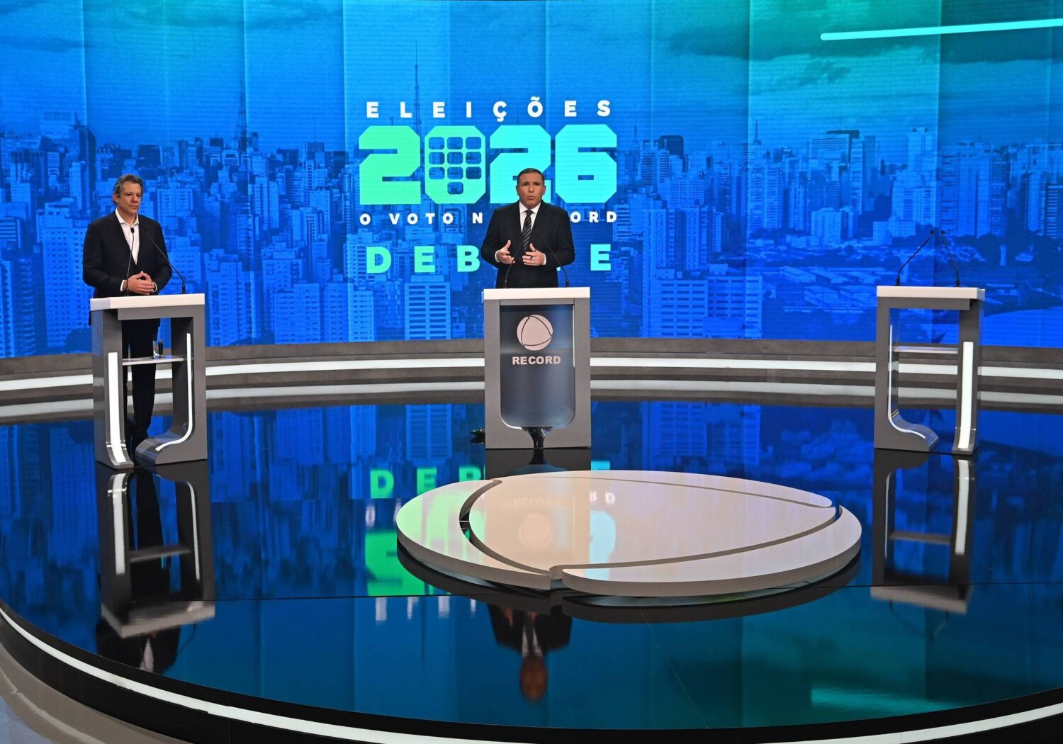 Propaganda de TV de Haddad critica ausência de Tarcísio de debate