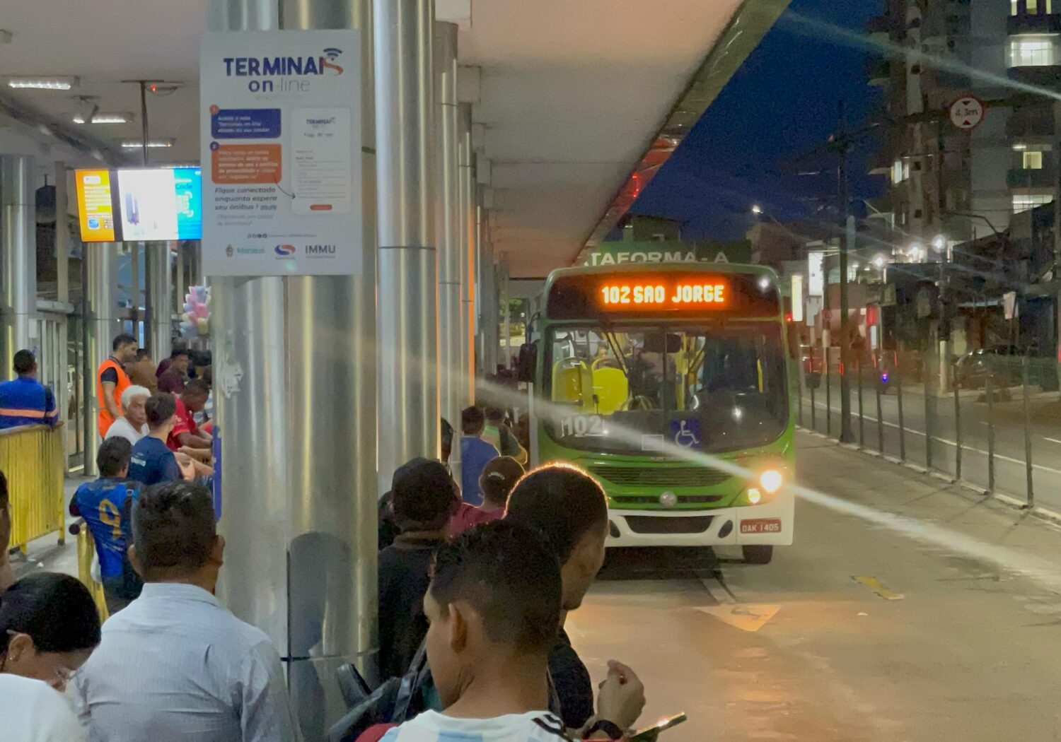 Eleitores terão ônibus gratuitos em Manaus nos dias de votação das eleições 2026