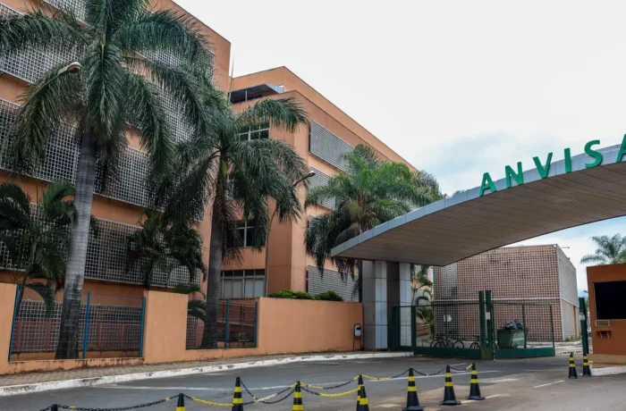 Fachada da sede da Agência Nacional de Vigilância Sanitária.