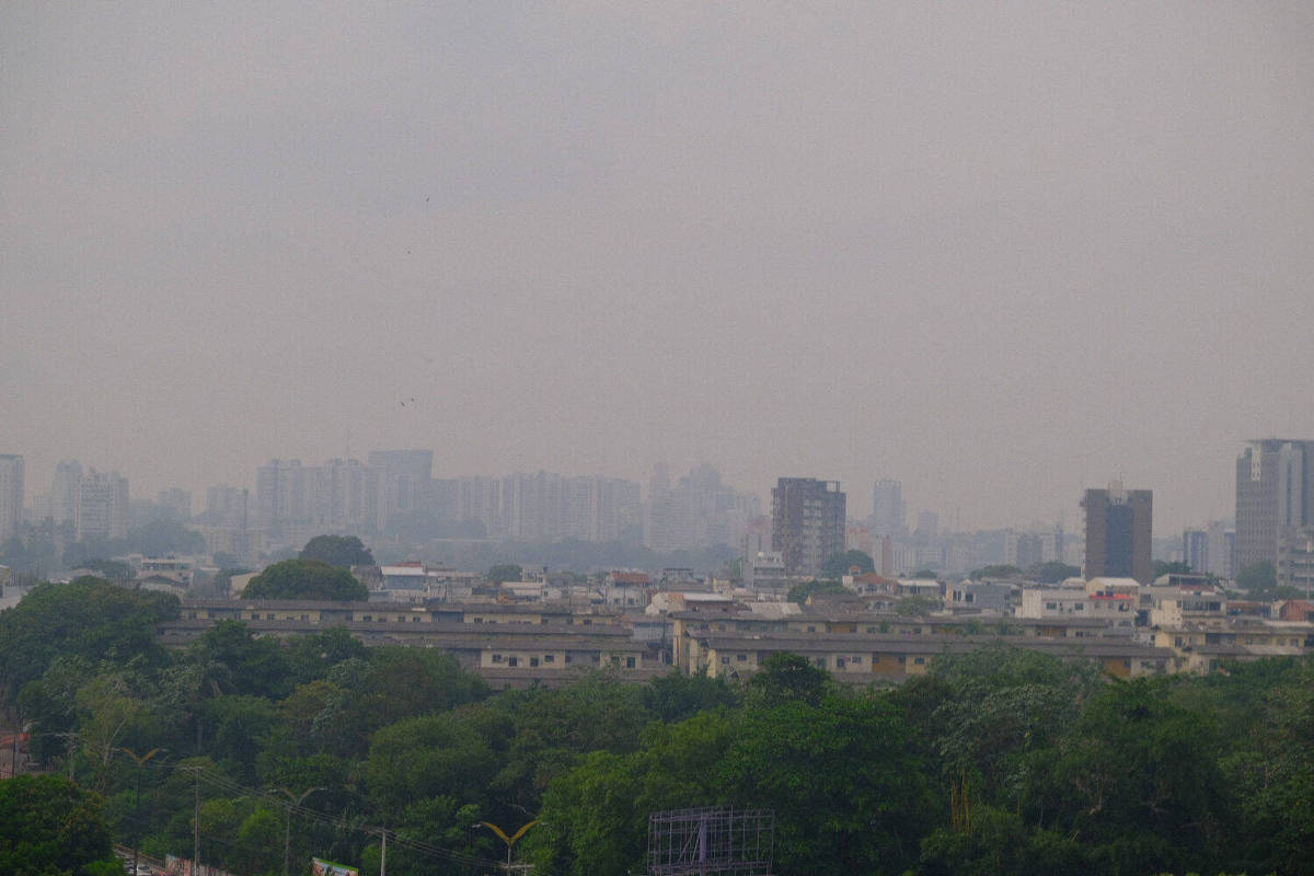 Coberta de fumaça, Manaus tem ar considerado péssimo e queimadas aumentam no estado